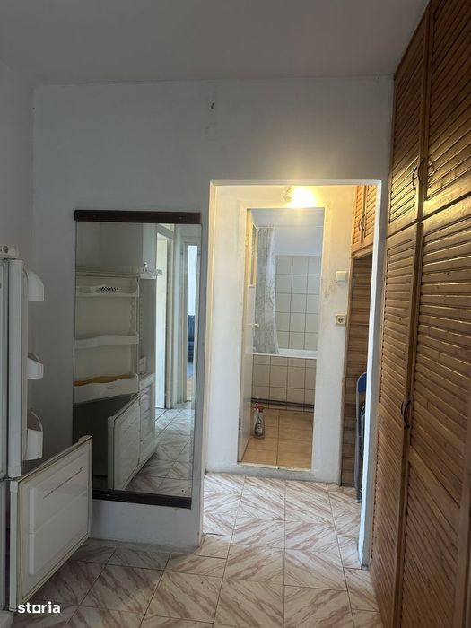 Campina - ultracentral - ap. 2 cam - mobilat - 250 Euro/Luna