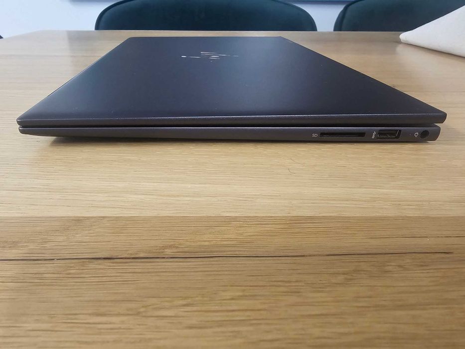 Laptop defect HP ENVY x360 15.6" R7 5825U 16GB 15-EU1073CL