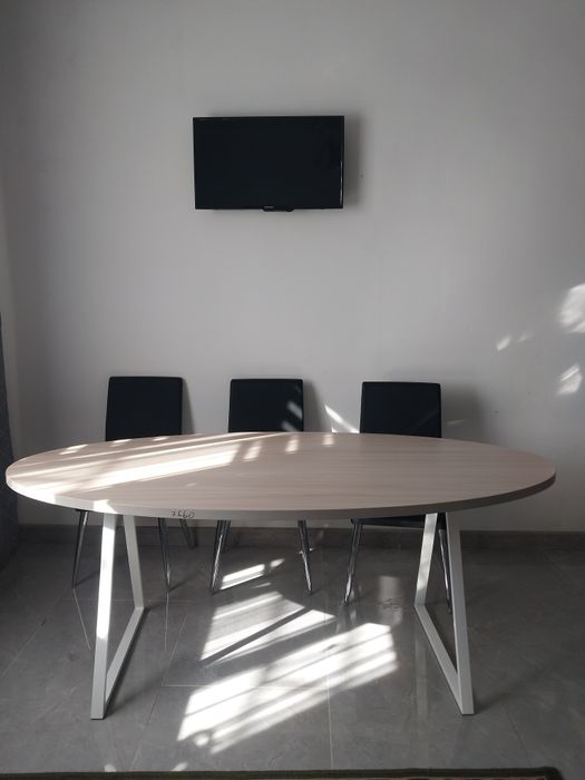 Продам стол в отличном состоянии