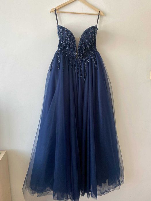 Рокля за абитуриентски бал