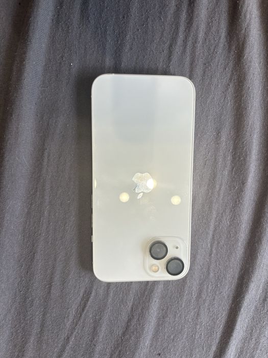 Продавам iphone 13