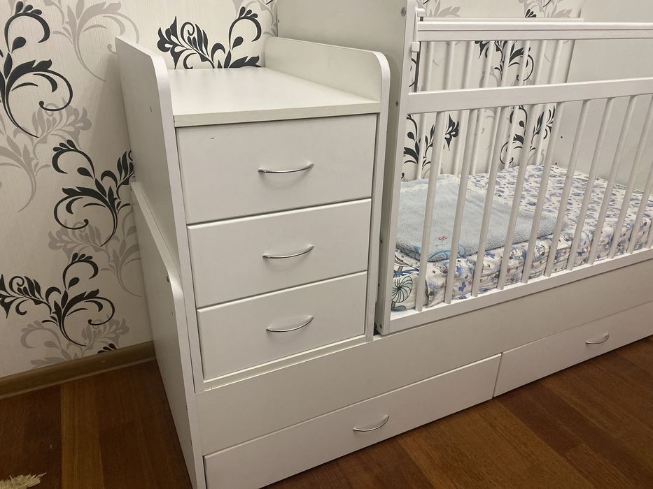 Продам детскую кроватку