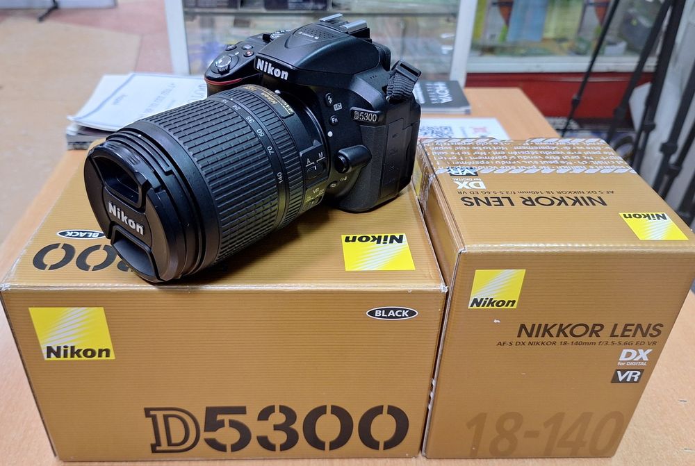 Nikon D3200 kit 18-140mm VR(24.1пикс, состояние нового, комплект,)