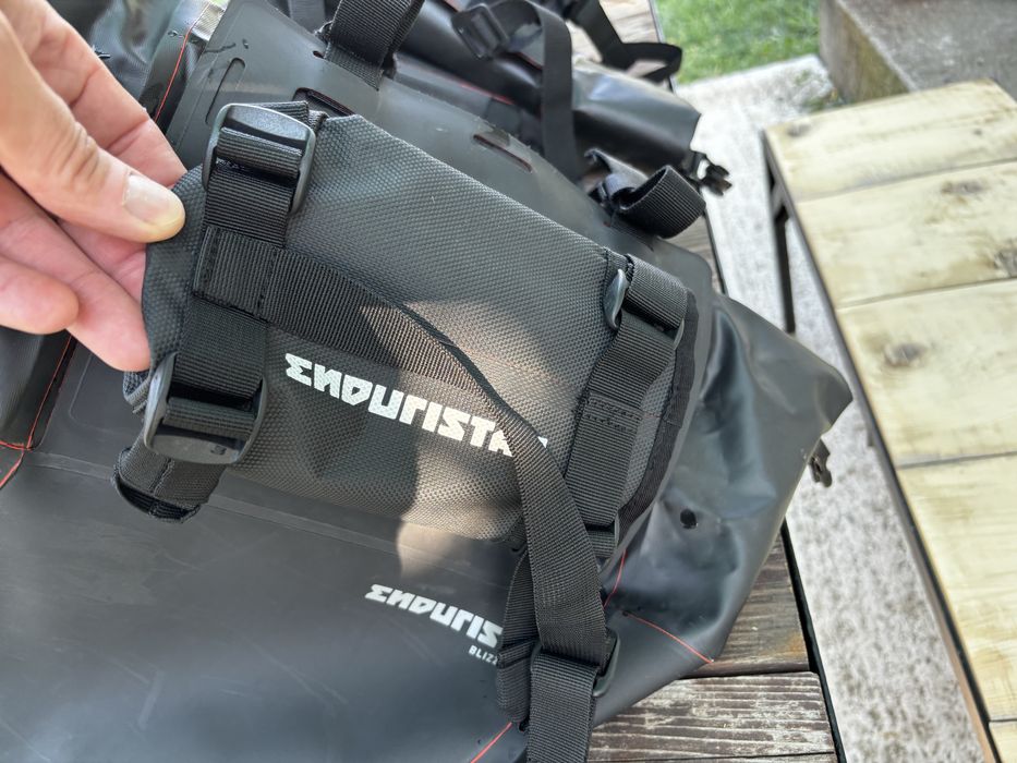 Продавам мото дисаги Enduristan Blizzard XL + 2 държача за бутилки