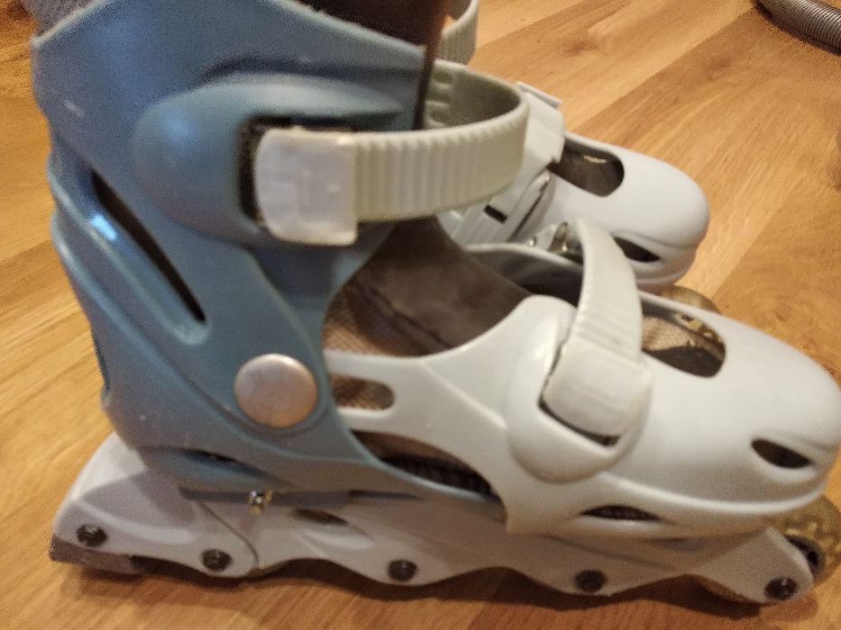 Продавам юношески ролери