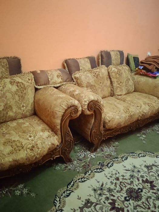 Продаю диван 7 местный