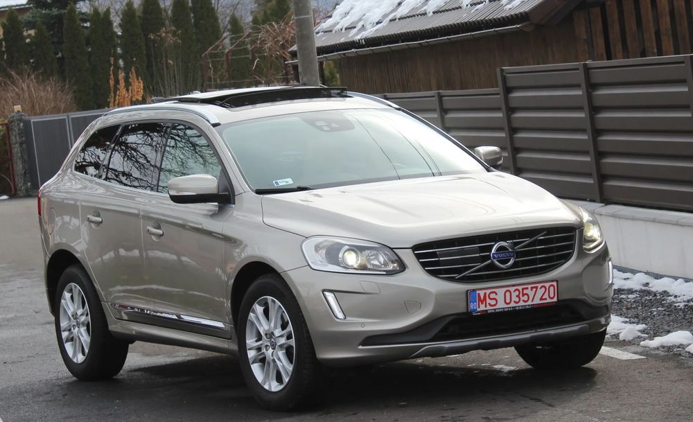 Volvo XC 60 2016 Summum 190cp Euro6 Pano Distronic LaneAssist Automat