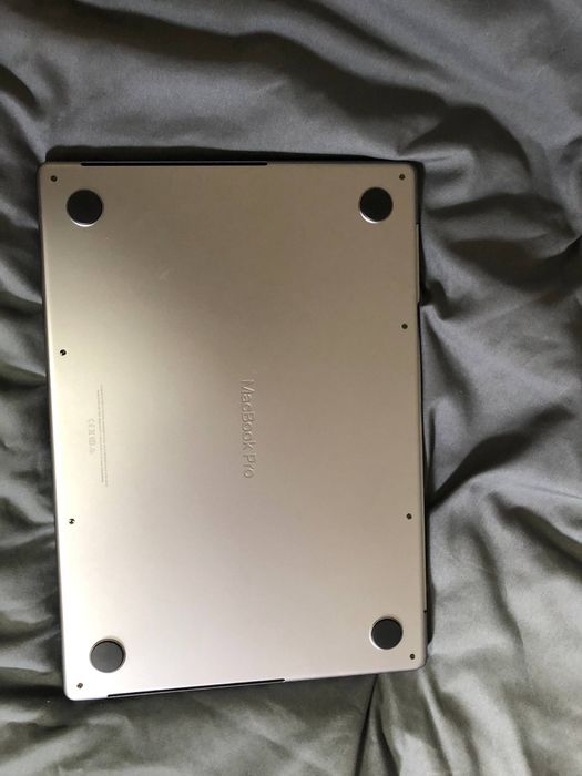 macbook pro 14 m1 pro 512gb