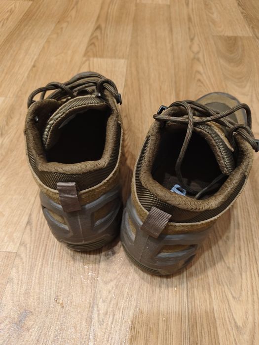 Кроссовки тактические