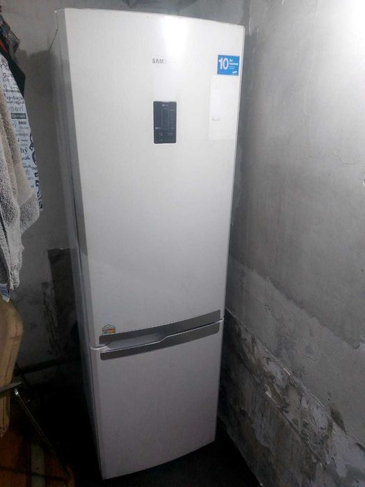 Продам холодильник