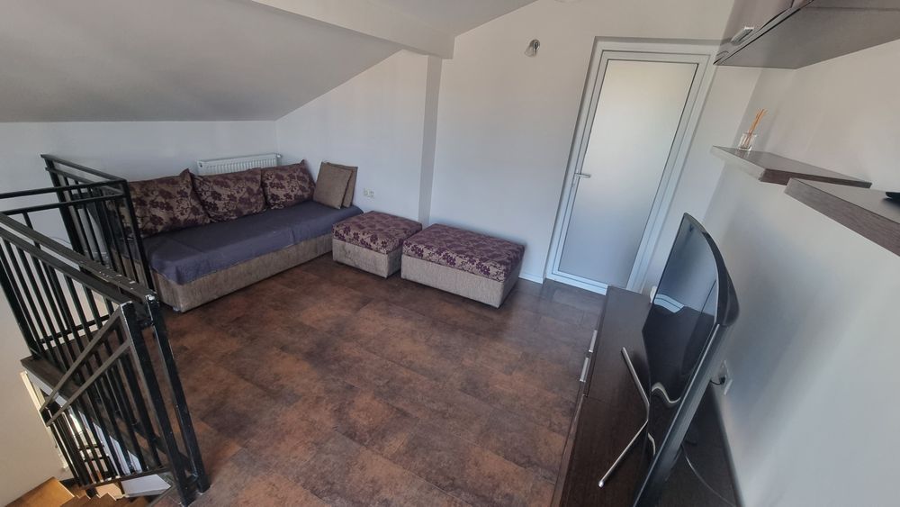 Închiriez apartament 2 camere în curte comună