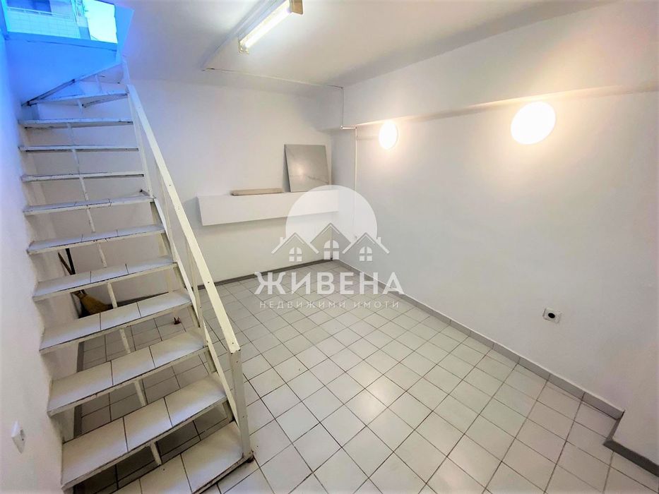 Търговски обект / Магазин под наем в района на Операта, гр. Варна, пл