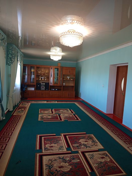 Үй сатылады.   .