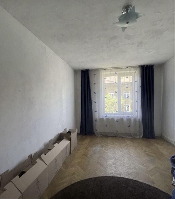 Vând apartament în cartierul Dimitrov