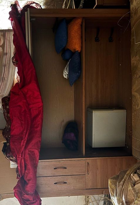 Продам б/у мебель и технику