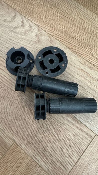 Продам ножки пластмассовые 18 шт