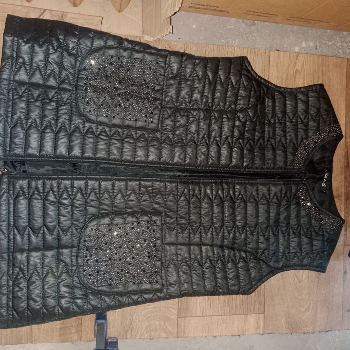 Продам женские жилет