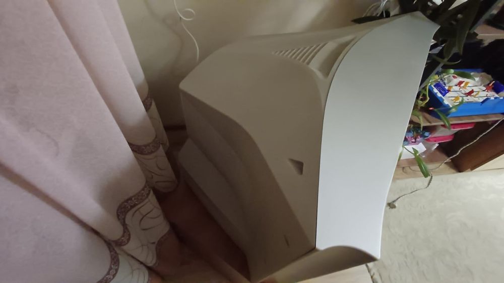 Продам старый рабочий телевизор Sony