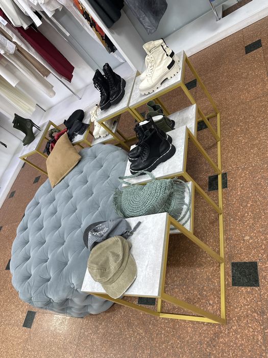 Рейлы , столы , пуфы , маникены, ресепшен для обувьи