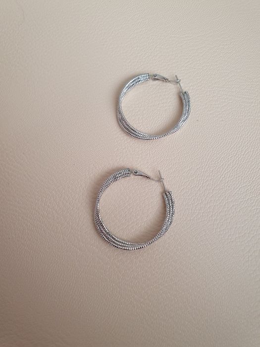 Срочно продаётся серёжки