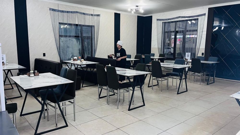 Столовая с помещением продаётся