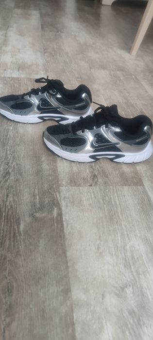 Маратонки Nike 38.5
