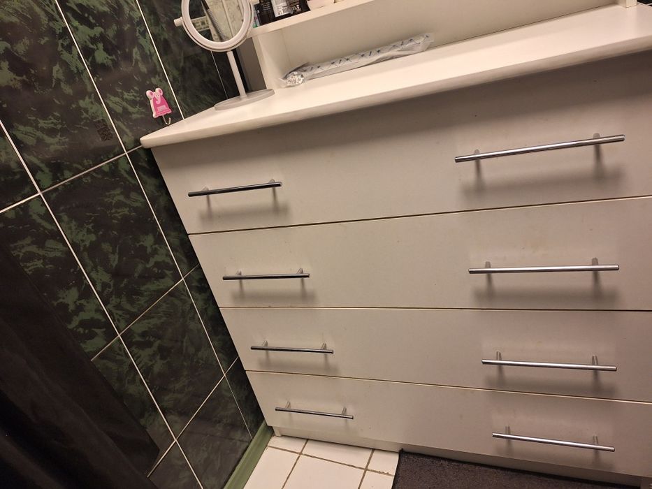 Тумба комодс зеркалом