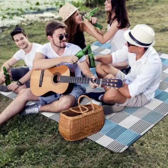 Patura pentru plaja sau picnic, impermeabila, usor de curatat, 2m x 2m