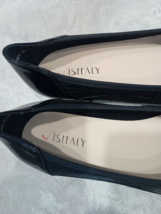 Продам женские туфли.