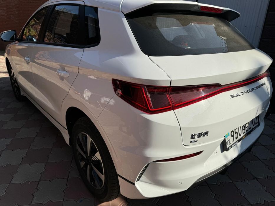 Продам автомобиль  BYD-E2