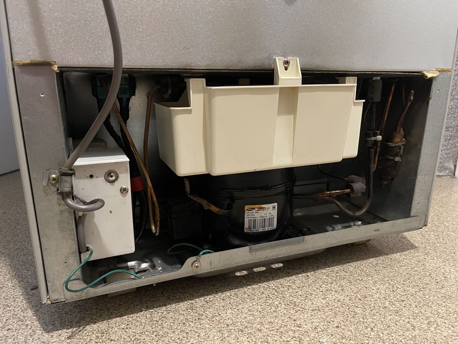 Холодильник SAMSUNG