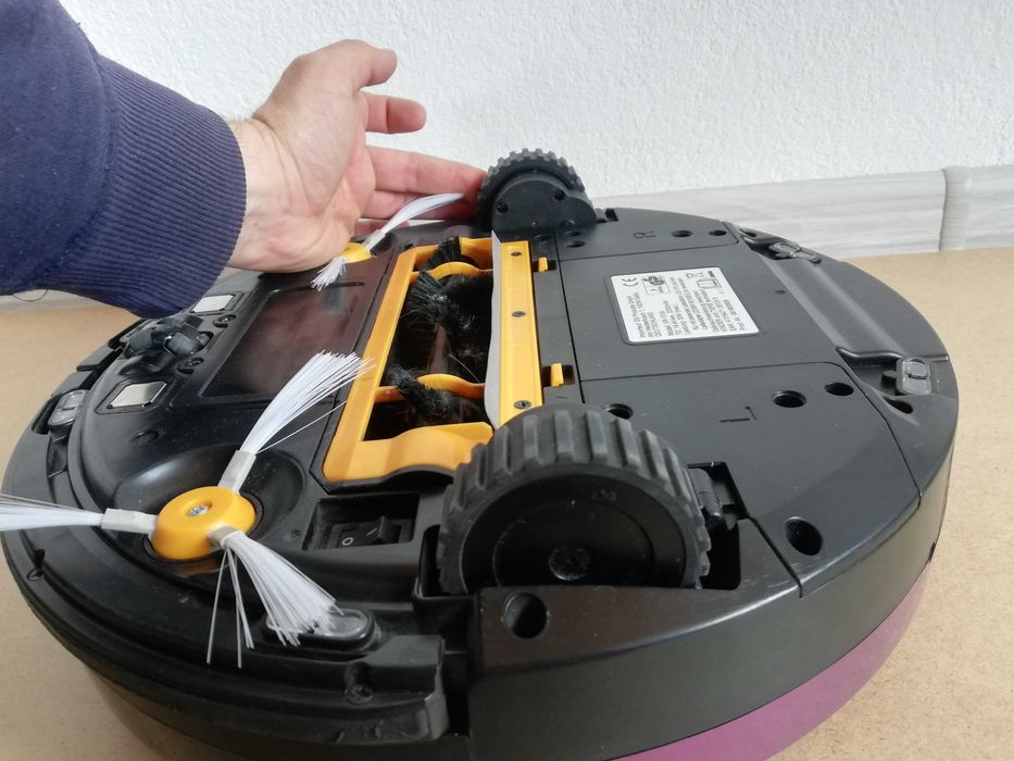 Немска Прахосмукачка робот VR-101A за части