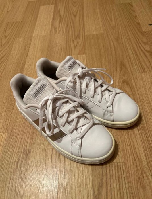 Adidasi dama , nr 38