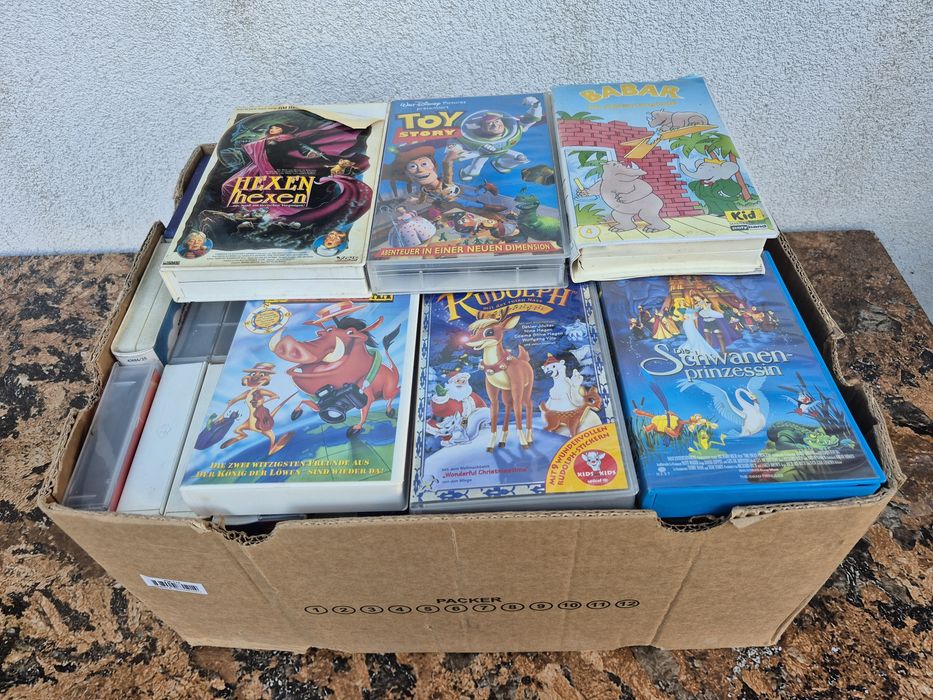Vând Lot 50 casete video VHS originale colectie, filme de Animație