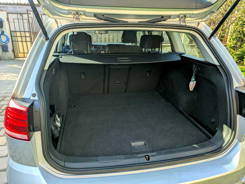 Volkswagen Golf VII Variant 2.0 TDI 150CP DSG Comfortline | LED | ACC | Navigatie