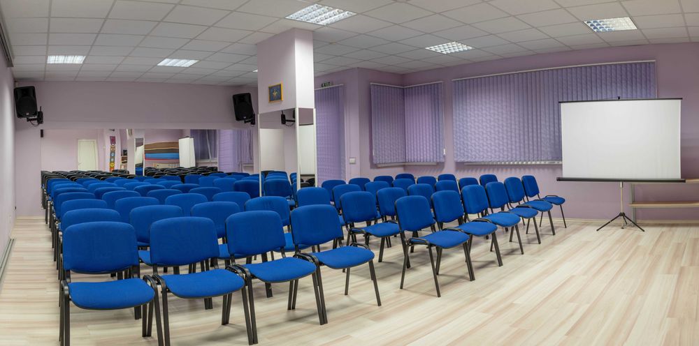 Зали под наем /за презентации, събития, тържества/, с кафе-бар зона!