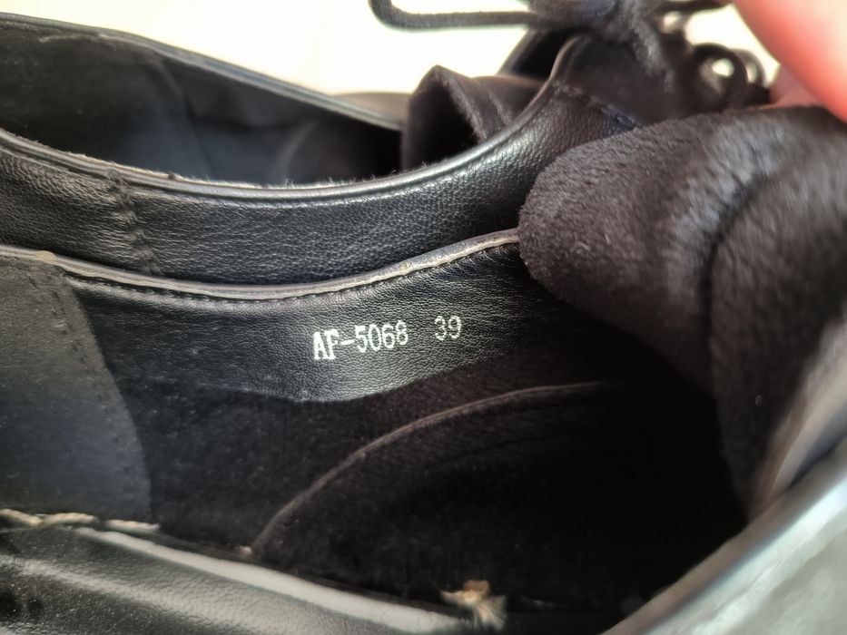 Продаётся женская осенняя обувь.