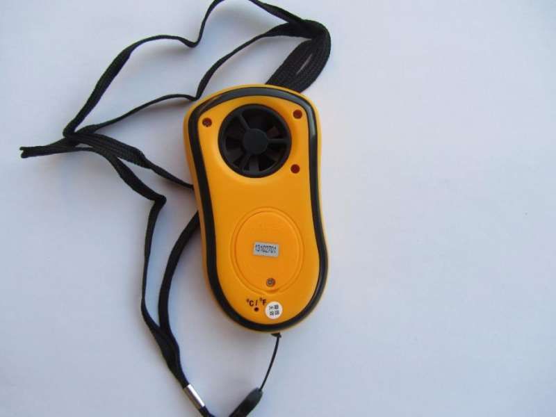 анемометър ветромер