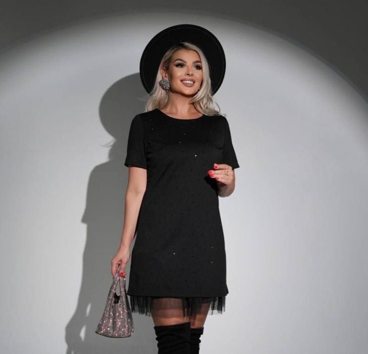 Красивое, чёрное платье. Новое с этикеткой.