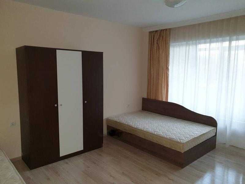 Тристаен апартамент в Славейков