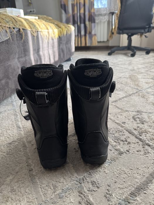 Продам ботинки для сноуборда 2 пары 1 Lasso 2 Burton
