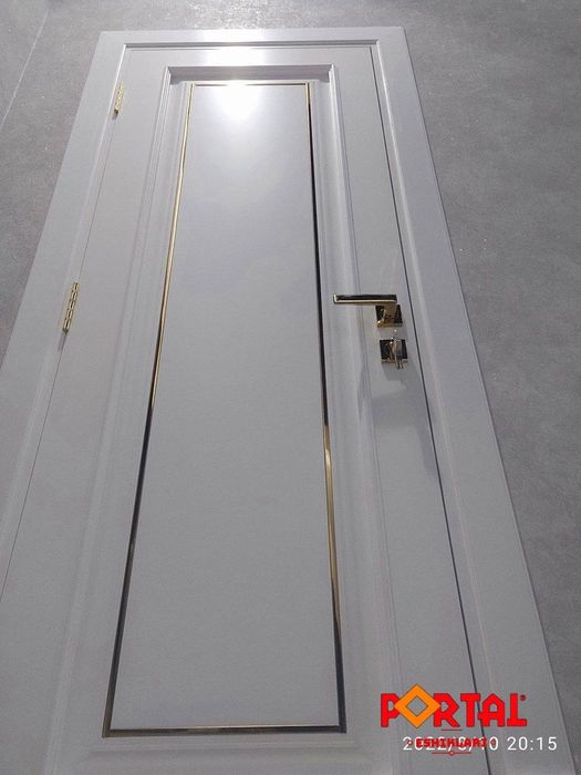 Eshiklar va romlar Oshxona mebellari