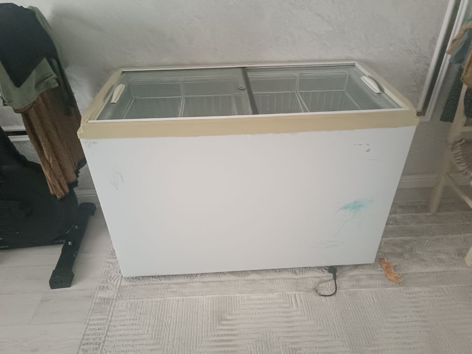 Продам морозильник