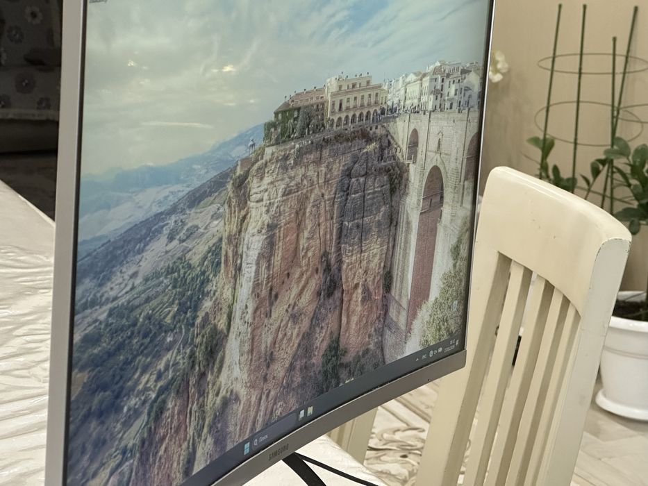 Монитор Samsung