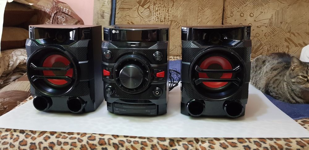 Колонки и Муз. Центр Lg