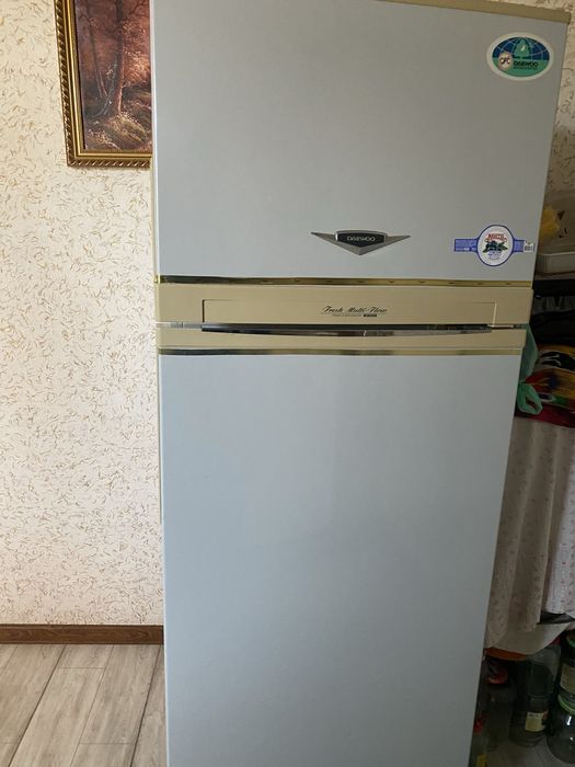 Холодильник двухкамерный DAEWOO