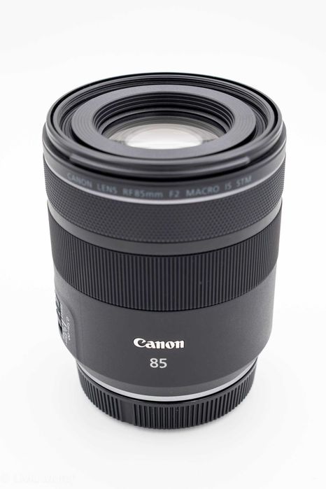Obiectiv foto Canon RF 85mm F2 Macro IS STM
