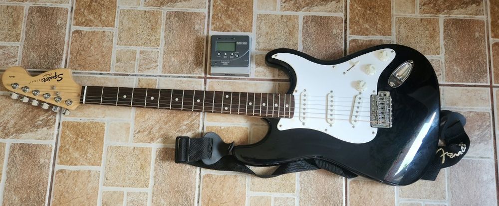 Chitara electrica Squier by Fender afinity