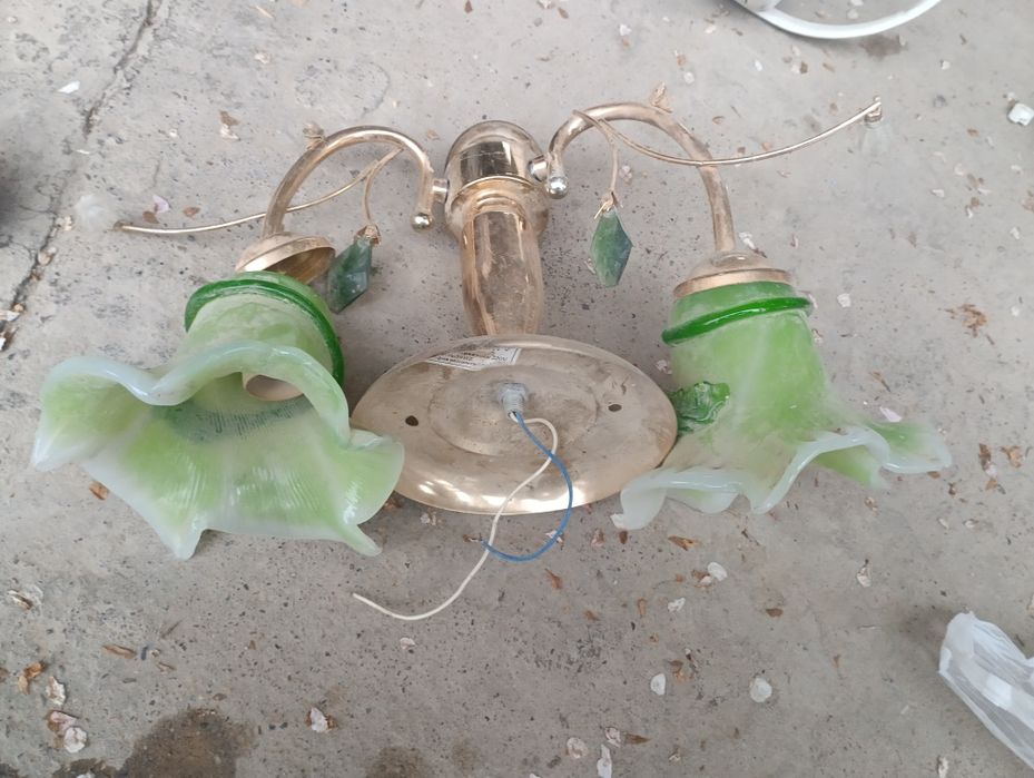 Люстра  сотилади иккита лампали