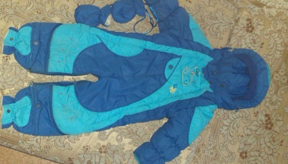 Детские куртки на девочку и комбинезон